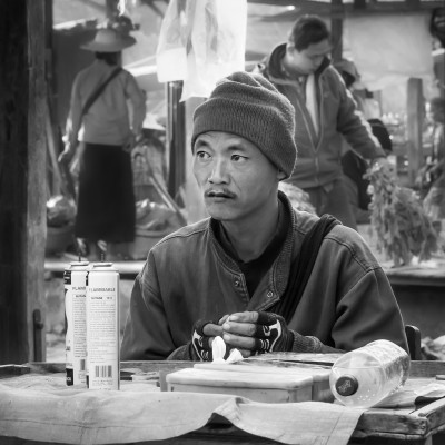 Lighter Repair In Inle Market -5247-Modifier