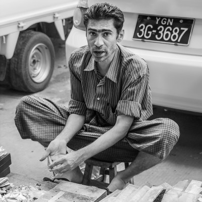 Street Worker Rangoon-3995-Modifier