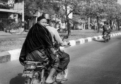 Monk on Bike Mandalay-4209-