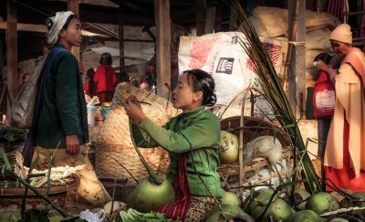 Inle people in early traditional market