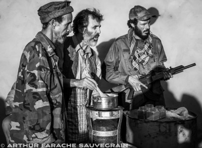 Gilbert Melki fait la cuisine pour les talibans sur Kaboul Kitchen Saison2